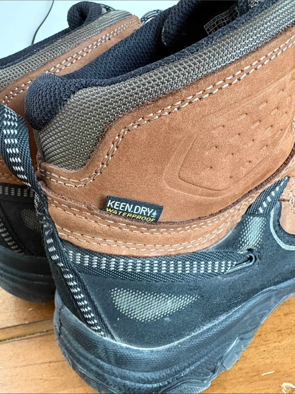 Keen Targhee IV Mid Waterproof  Outdoor Hiking Boots Size 10